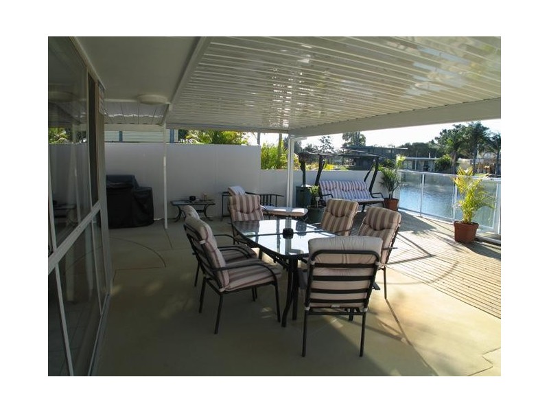 69 Kalimna Drive, Broadbeach Waters QLD 4218