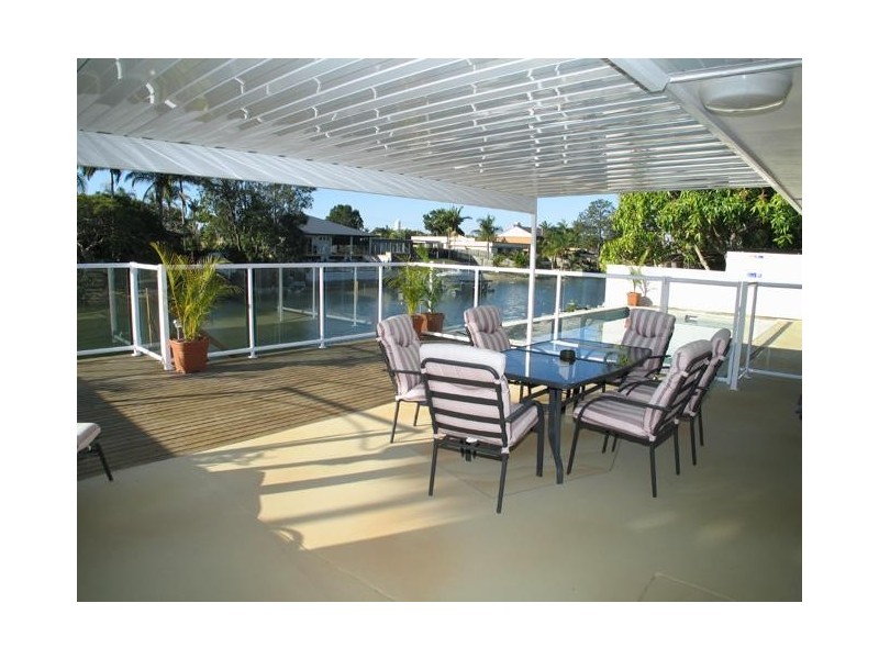 69 Kalimna Drive, Broadbeach Waters QLD 4218