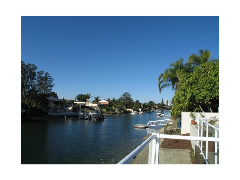 69 Kalimna Drive, Broadbeach Waters QLD 4218