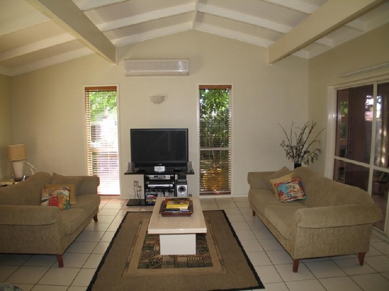 Broadbeach Waters QLD 4218