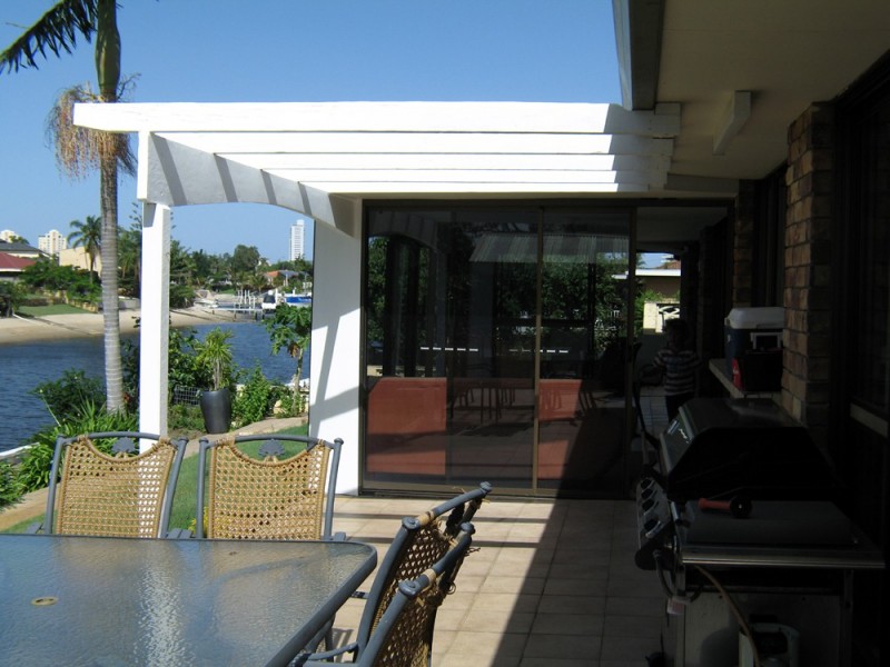 9 Grant Place, Broadbeach Waters QLD 4218