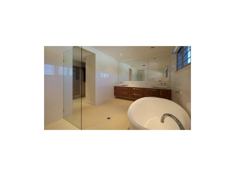 56 Sophie Avenue, Broadbeach Waters QLD 4218