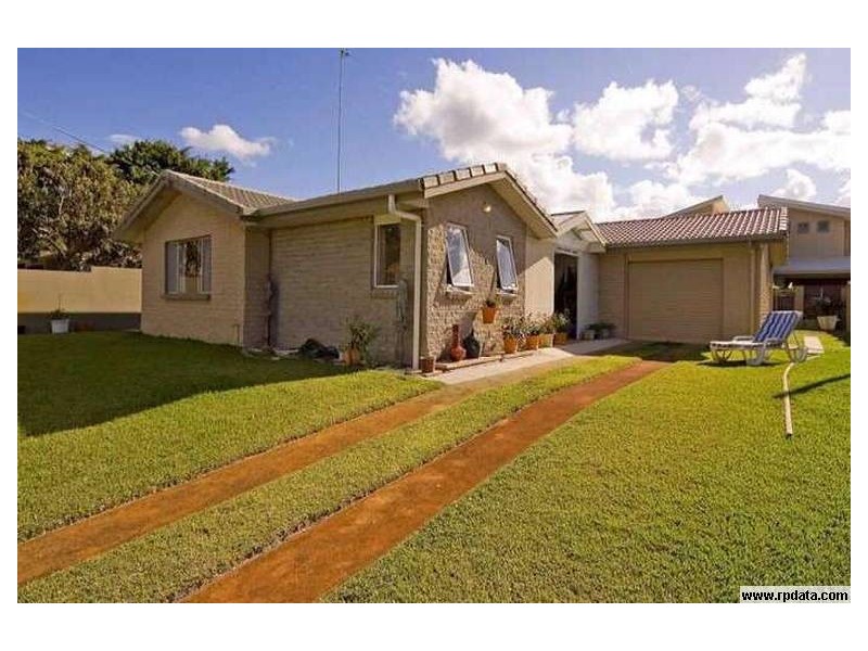 3 Allambi Avenue, Broadbeach Waters QLD 4218