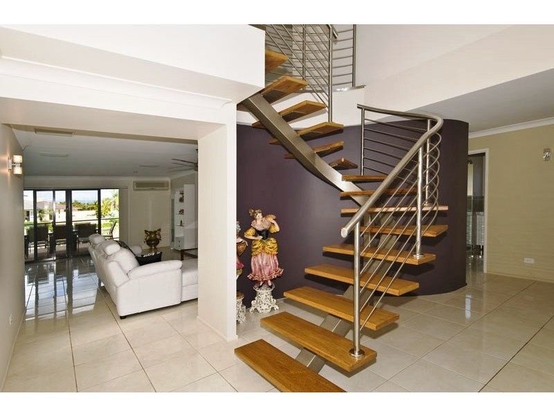 5 Laurel Court, Sorrento QLD 4217