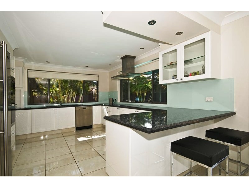 5 Laurel Court, Sorrento QLD 4217