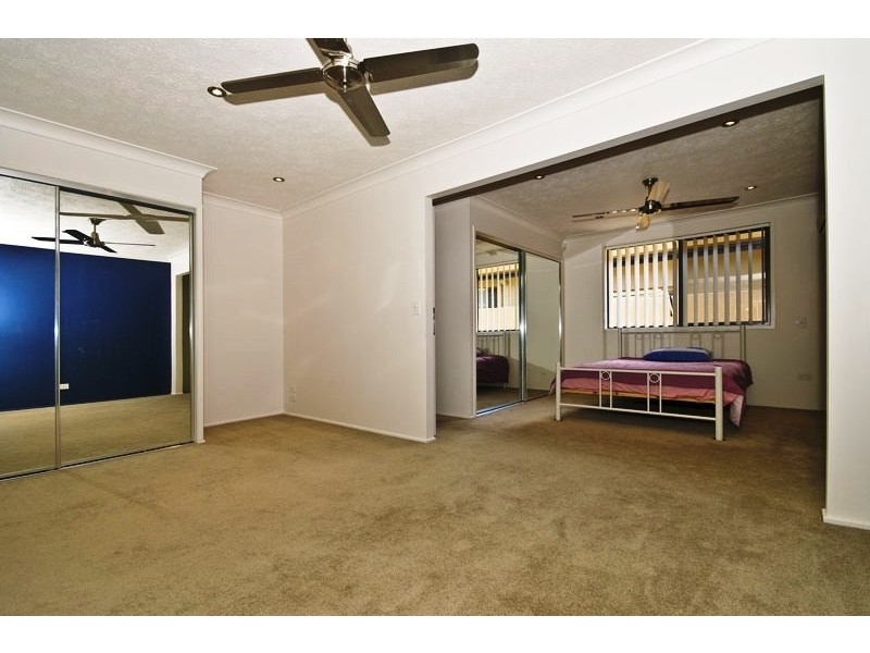 5 Laurel Court, Sorrento QLD 4217