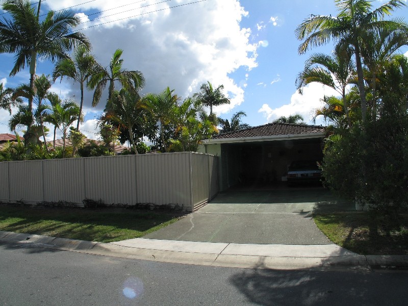 5 Laurel Court, Sorrento QLD 4217