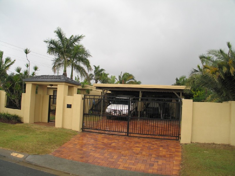 Broadbeach Waters QLD 4218