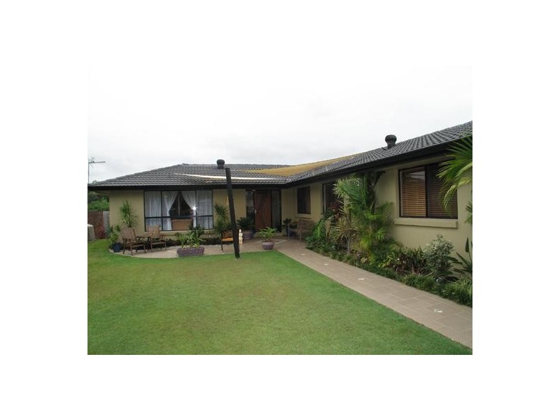 8 Huon Street, Broadbeach Waters QLD 4218