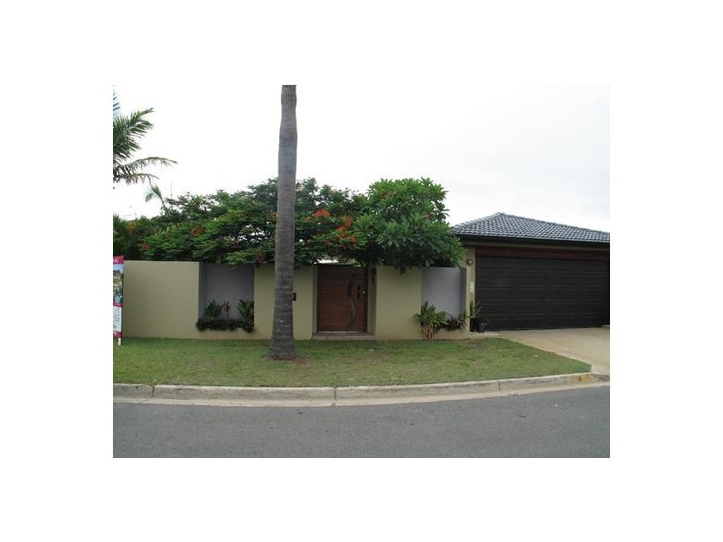 8 Huon Street, Broadbeach Waters QLD 4218