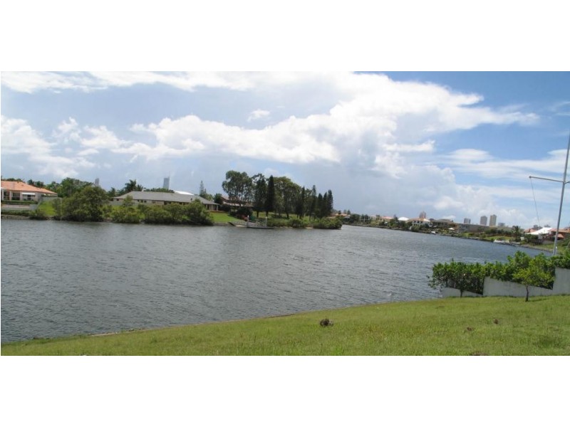 19 Cedar Place, Broadbeach Waters QLD 4218