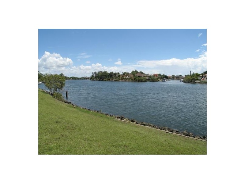 19 Cedar Place, Broadbeach Waters QLD 4218
