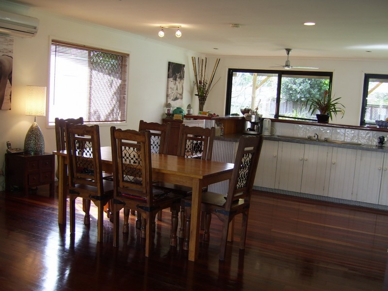 42 Allambi Avenue, Broadbeach Waters QLD 4218