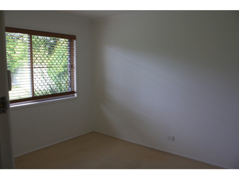 42 Allambi Avenue, Broadbeach Waters QLD 4218