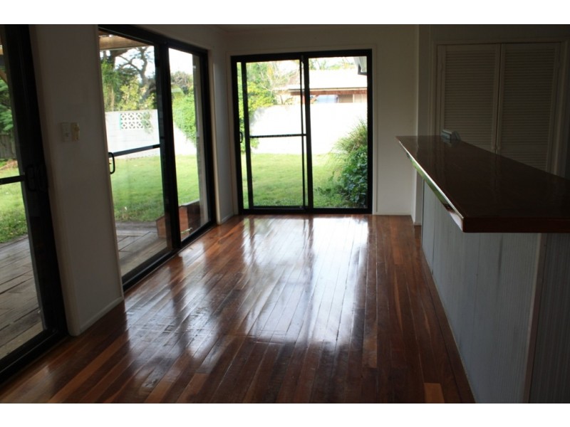 42 Allambi Avenue, Broadbeach Waters QLD 4218