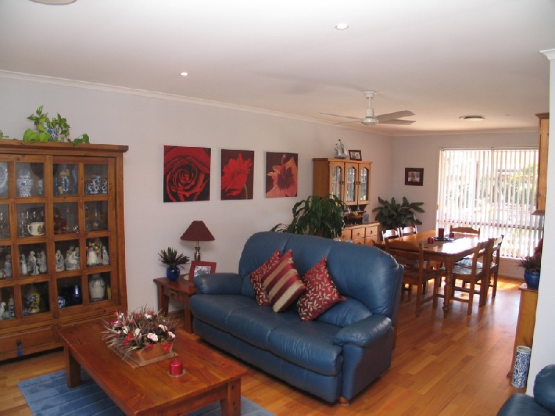 28 Pilot Court, Mermaid Waters QLD 4218