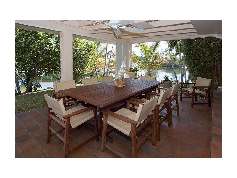 14 Cocos Court, Broadbeach Waters QLD 4218