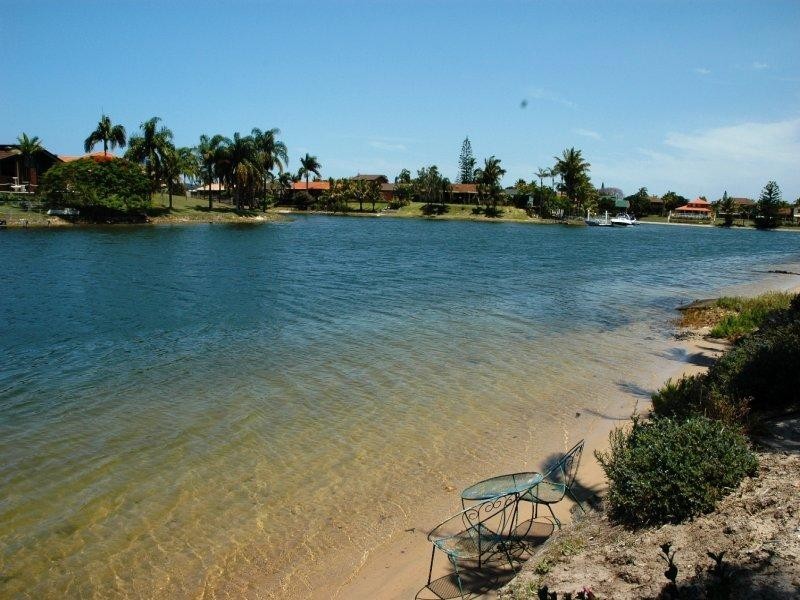 31 Cadence Avenue, Mermaid Waters QLD 4218