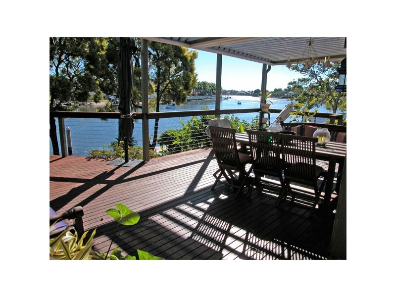 30 Sophie Avenue, Broadbeach Waters QLD 4218