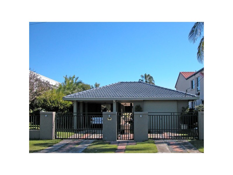 30 Sophie Avenue, Broadbeach Waters QLD 4218