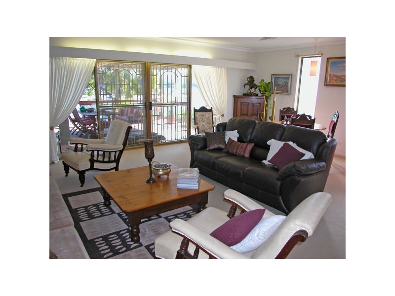 30 Sophie Avenue, Broadbeach Waters QLD 4218