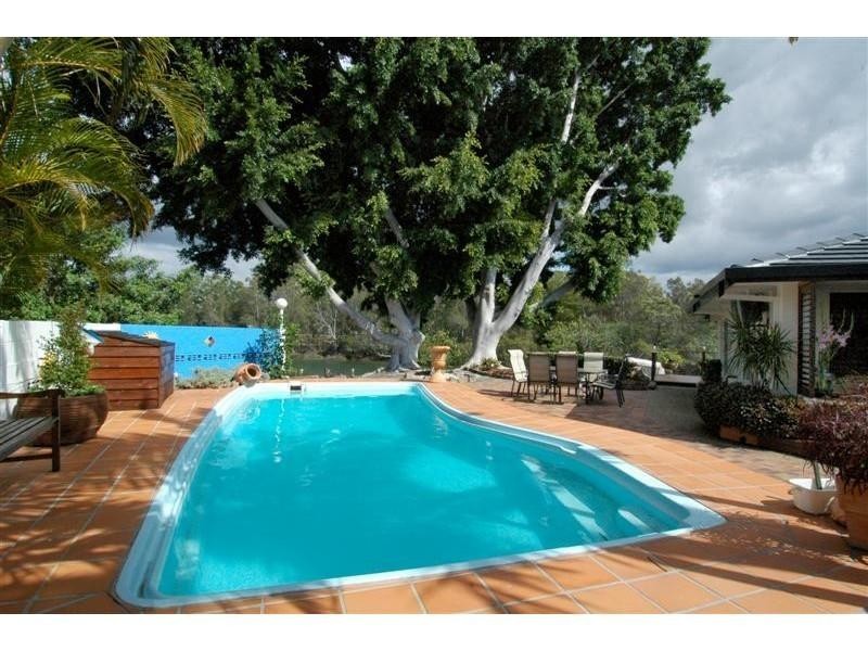 Broadbeach Waters QLD 4218