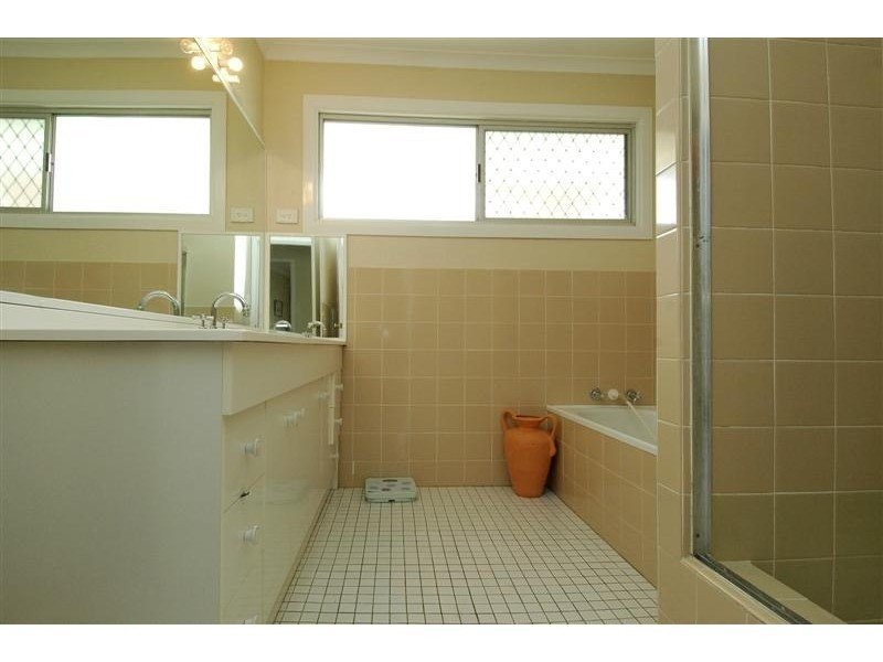 Broadbeach Waters QLD 4218