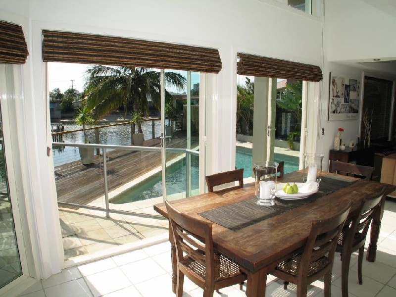 Pasadena Court, Broadbeach Waters QLD 4218