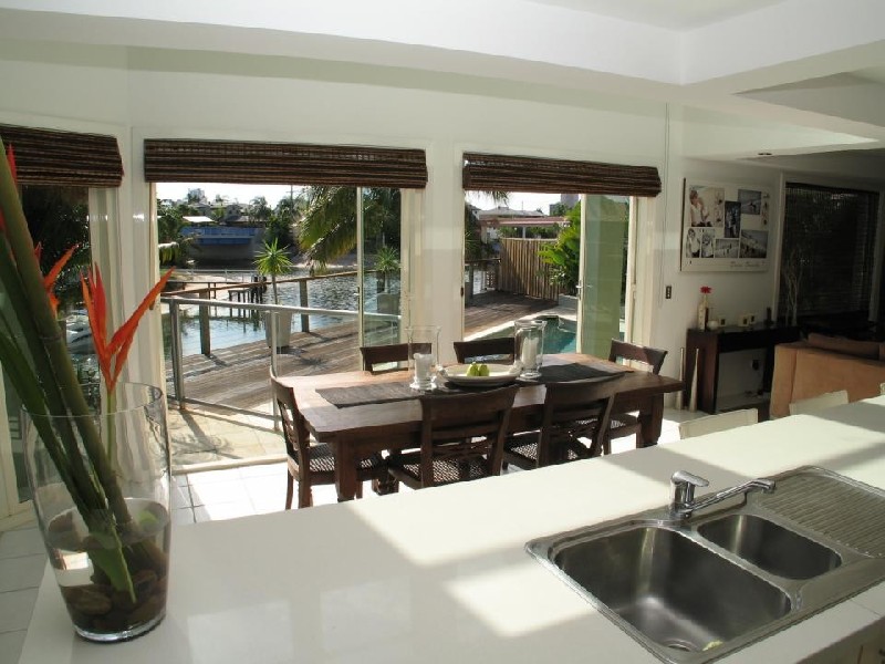 Pasadena Court, Broadbeach Waters QLD 4218