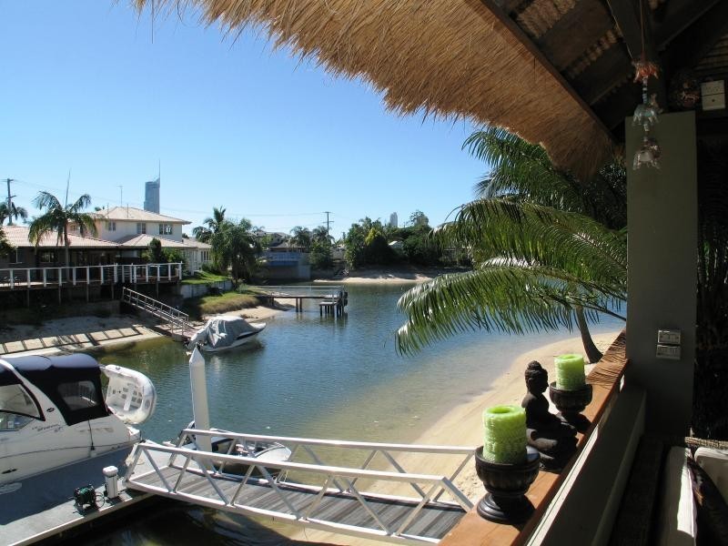 Pasadena Court, Broadbeach Waters QLD 4218