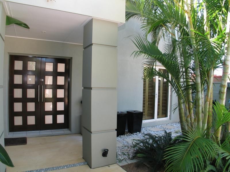 Pasadena Court, Broadbeach Waters QLD 4218