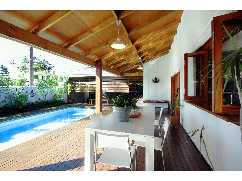 Broadbeach Waters QLD 4218