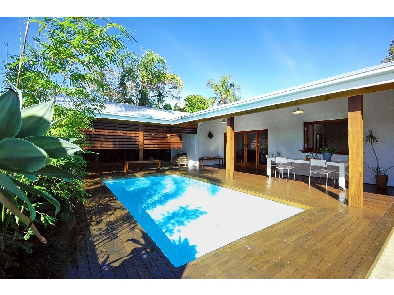 Broadbeach Waters QLD 4218