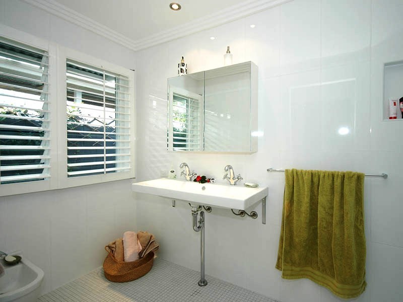 Broadbeach Waters QLD 4218