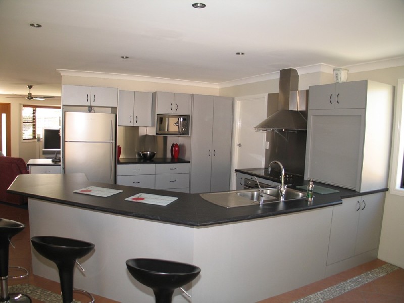 18 Poinciana Boulevard, Broadbeach Waters QLD 4218