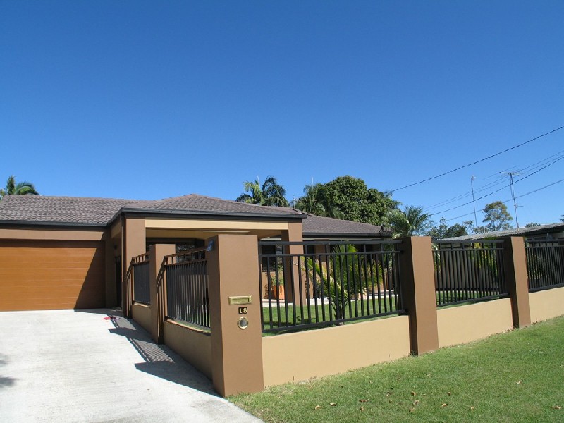 18 Poinciana Boulevard, Broadbeach Waters QLD 4218