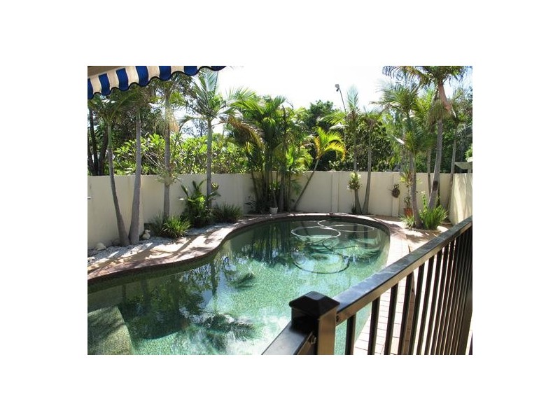 21 Rudd Street, Broadbeach Waters QLD 4218