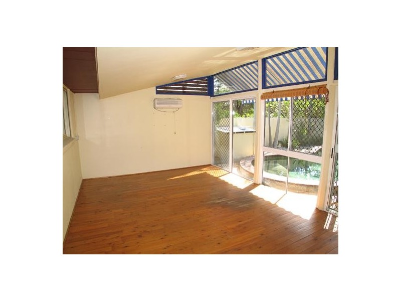 21 Rudd Street, Broadbeach Waters QLD 4218