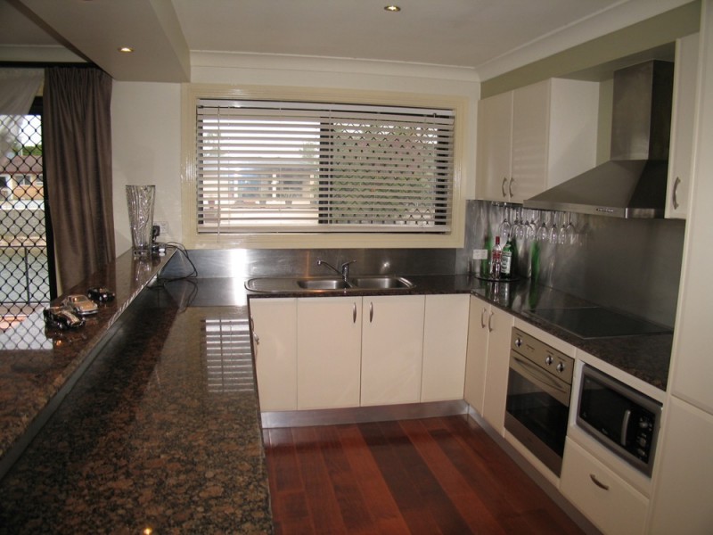 12 Monte Vista Court, Broadbeach Waters QLD 4218
