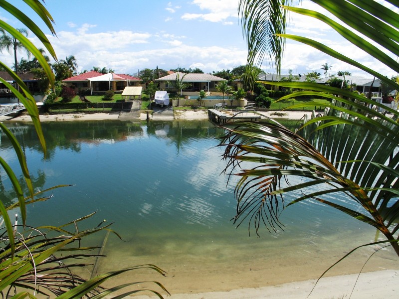 10 Cedar Place, Broadbeach Waters QLD 4218