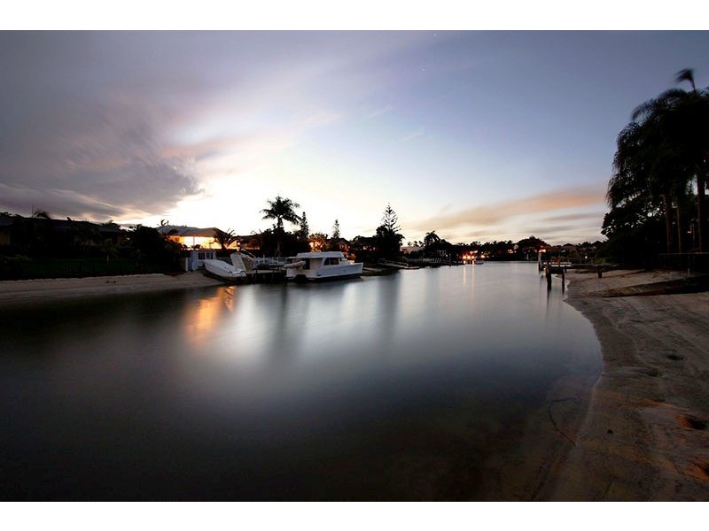 10 Cedar Place, Broadbeach Waters QLD 4218