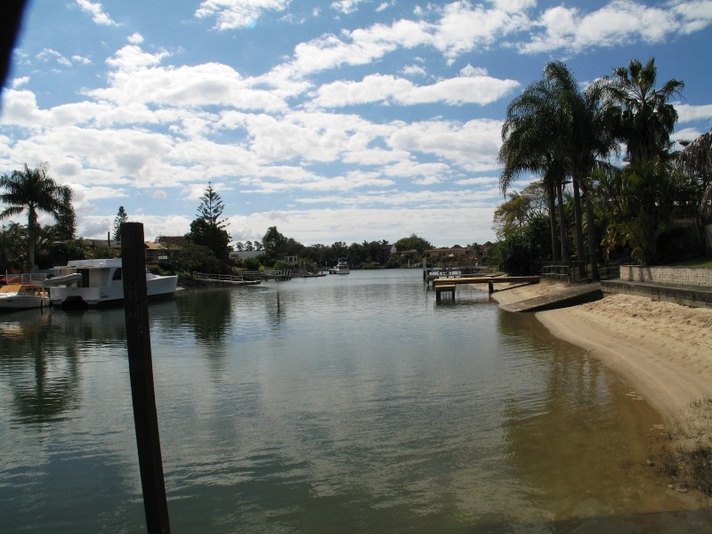 10 Cedar Place, Broadbeach Waters QLD 4218