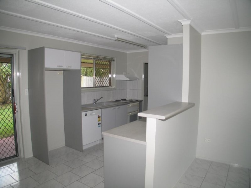 32 T.E Peters Drive, Broadbeach Waters QLD 4218