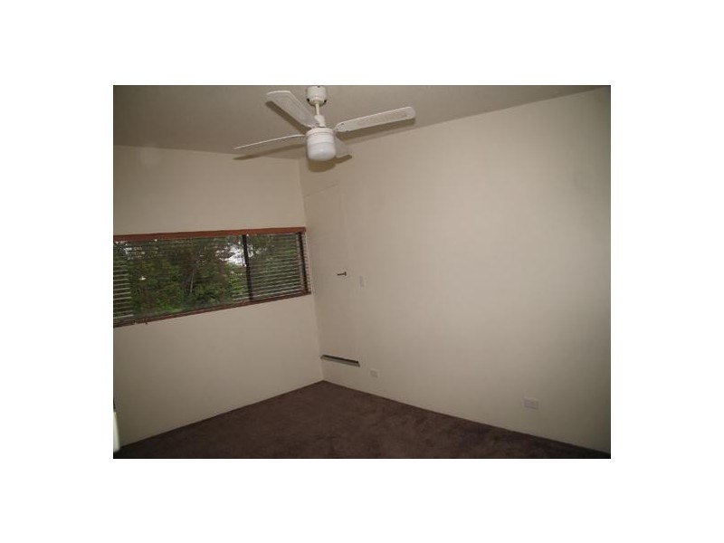 11-26 Holland Court, Broadbeach Waters QLD 4218