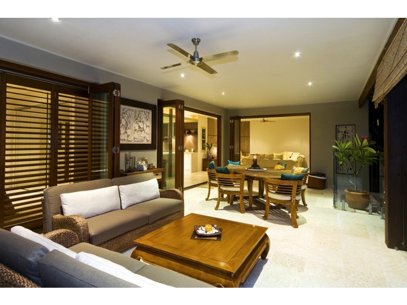 Broadbeach Waters QLD 4218