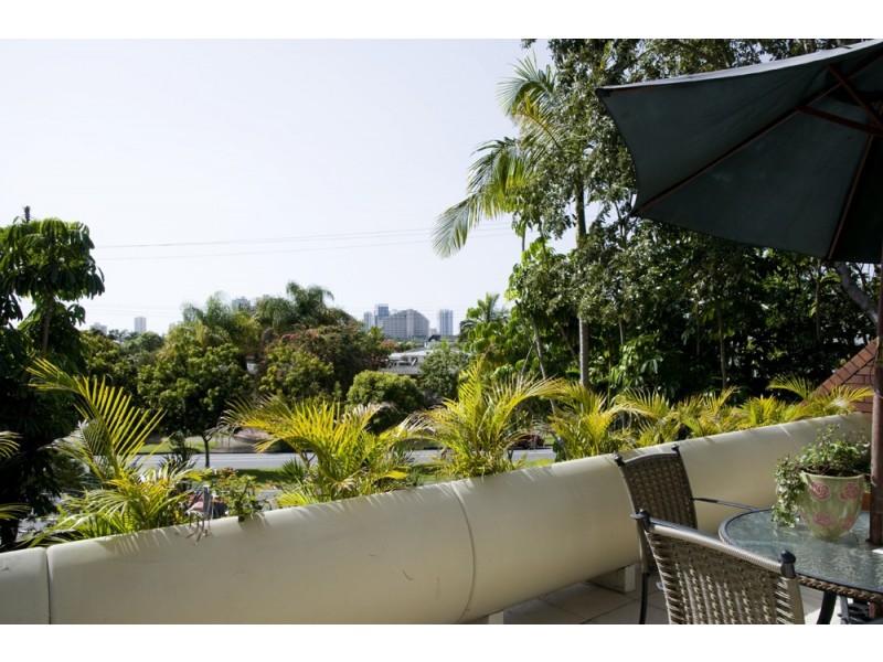 Broadbeach Waters QLD 4218