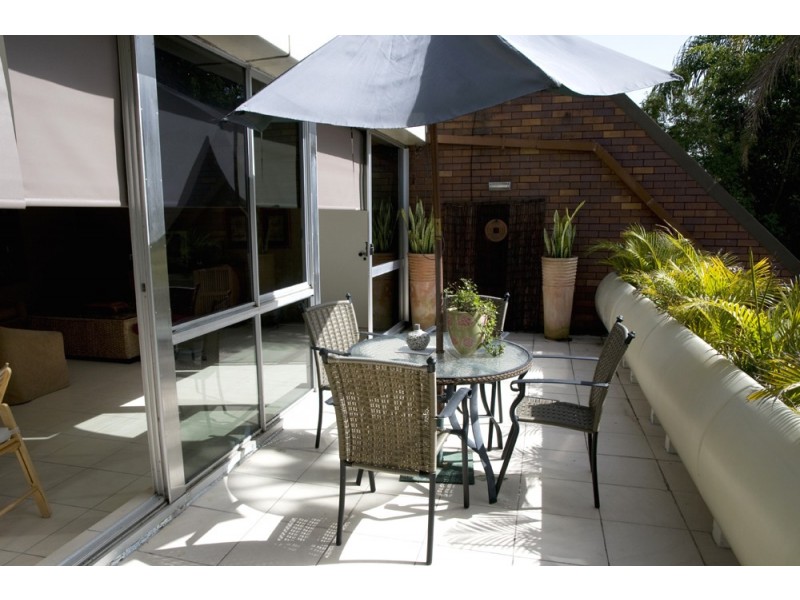 Broadbeach Waters QLD 4218