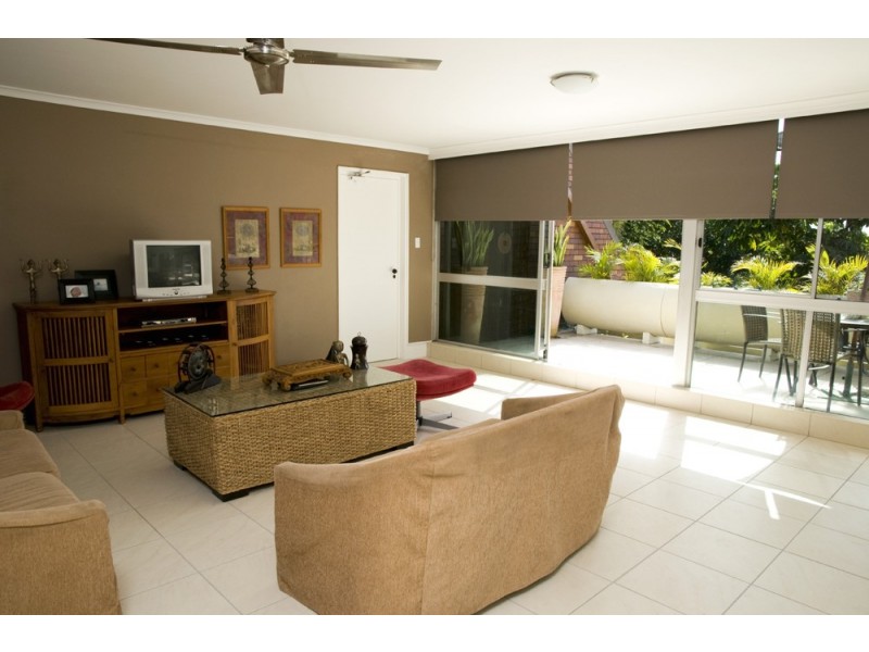 Broadbeach Waters QLD 4218