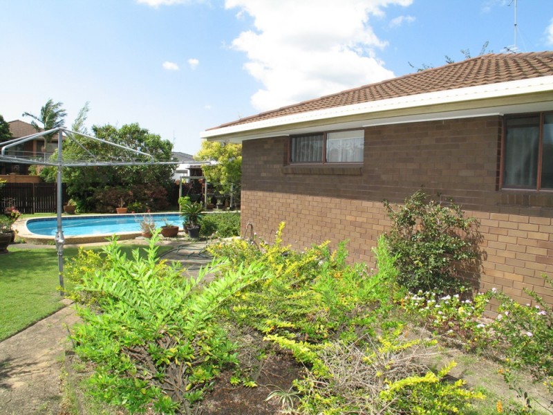 Broadbeach Waters QLD 4218