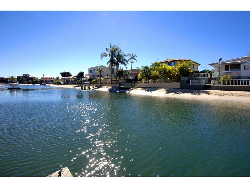 4 Coral Gables Key, Broadbeach Waters QLD 4218